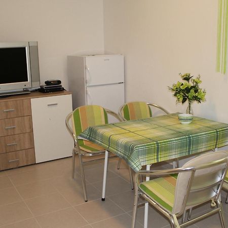 Apartment Mladen Biograd Na Moru Eksteriør billede