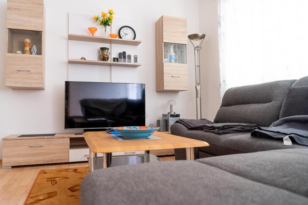 Apartment Mladen Biograd Na Moru Eksteriør billede