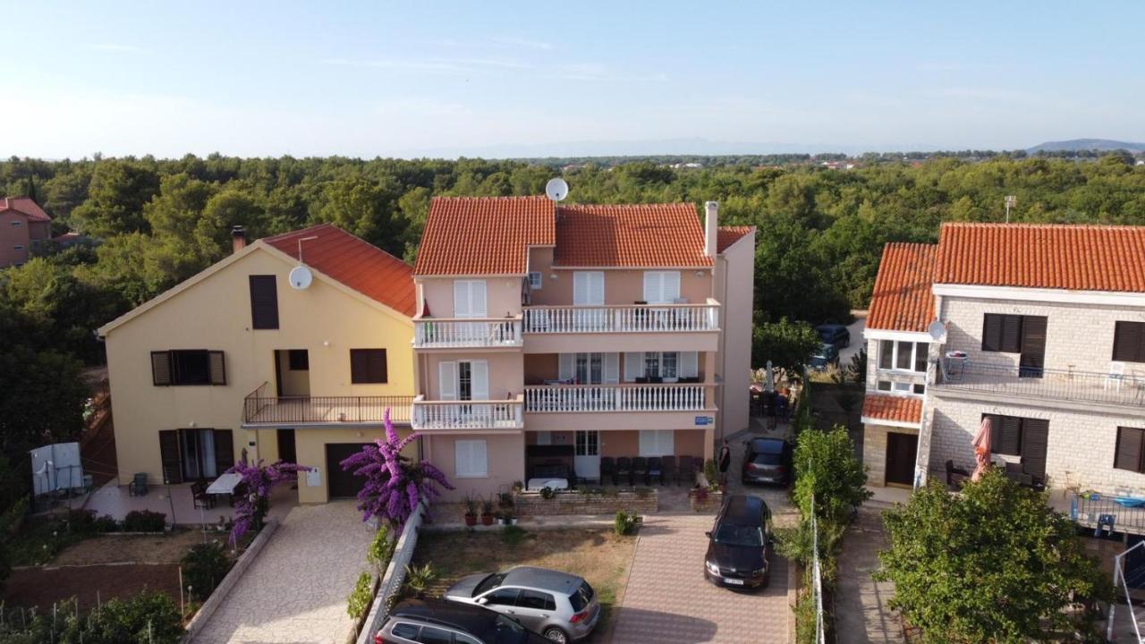 Apartment Mladen Biograd Na Moru Eksteriør billede