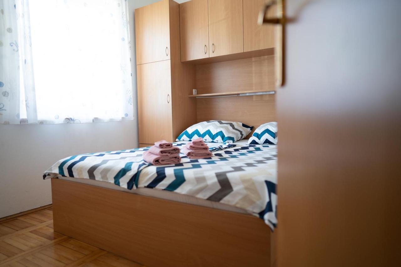 Apartment Mladen Biograd Na Moru Eksteriør billede