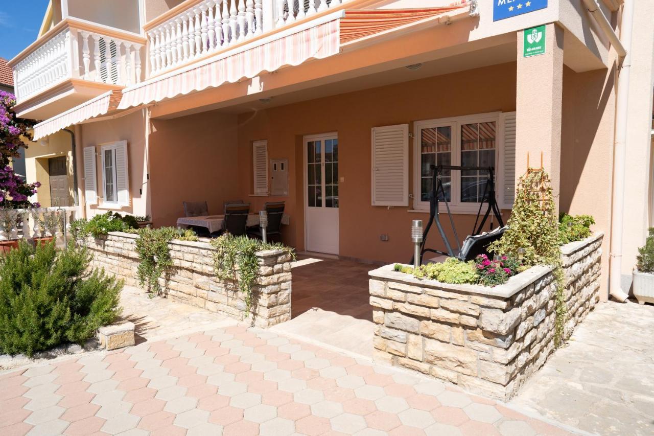 Apartment Mladen Biograd Na Moru Eksteriør billede