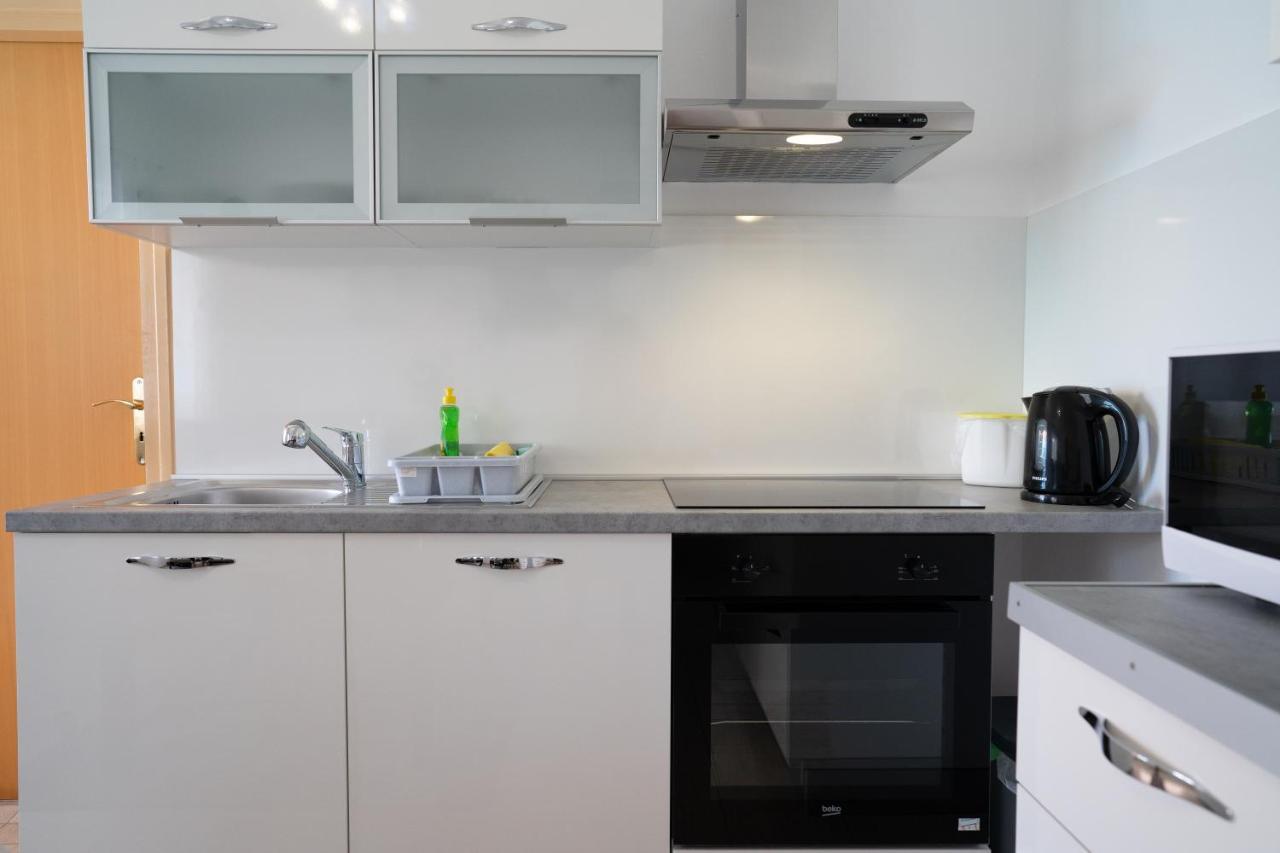 Apartment Mladen Biograd Na Moru Eksteriør billede