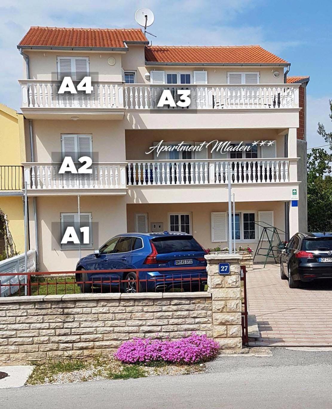Apartment Mladen Biograd Na Moru Eksteriør billede